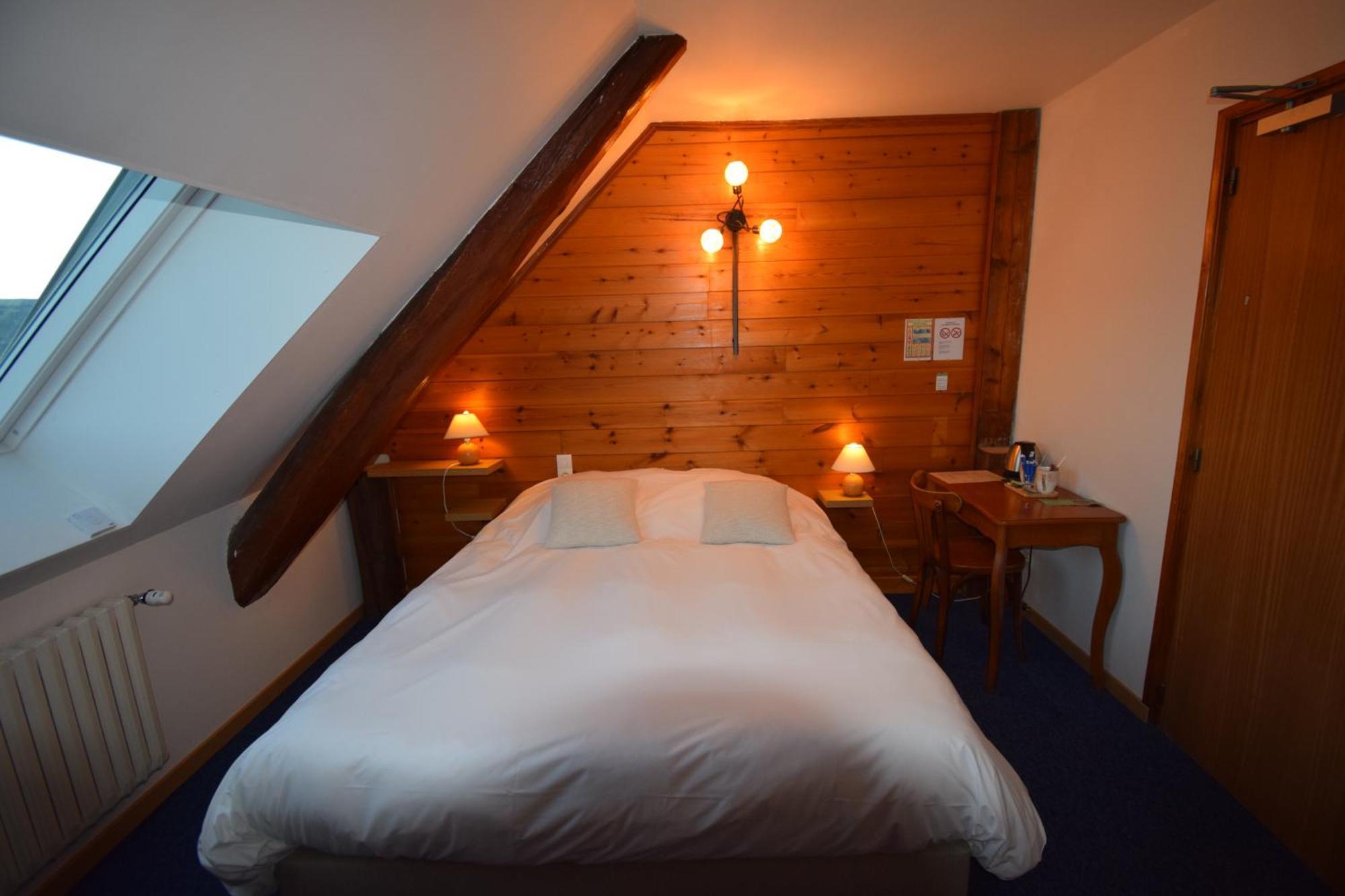 Hotel Les Chenets Saint-Julien-en-Champsaur Buitenkant foto