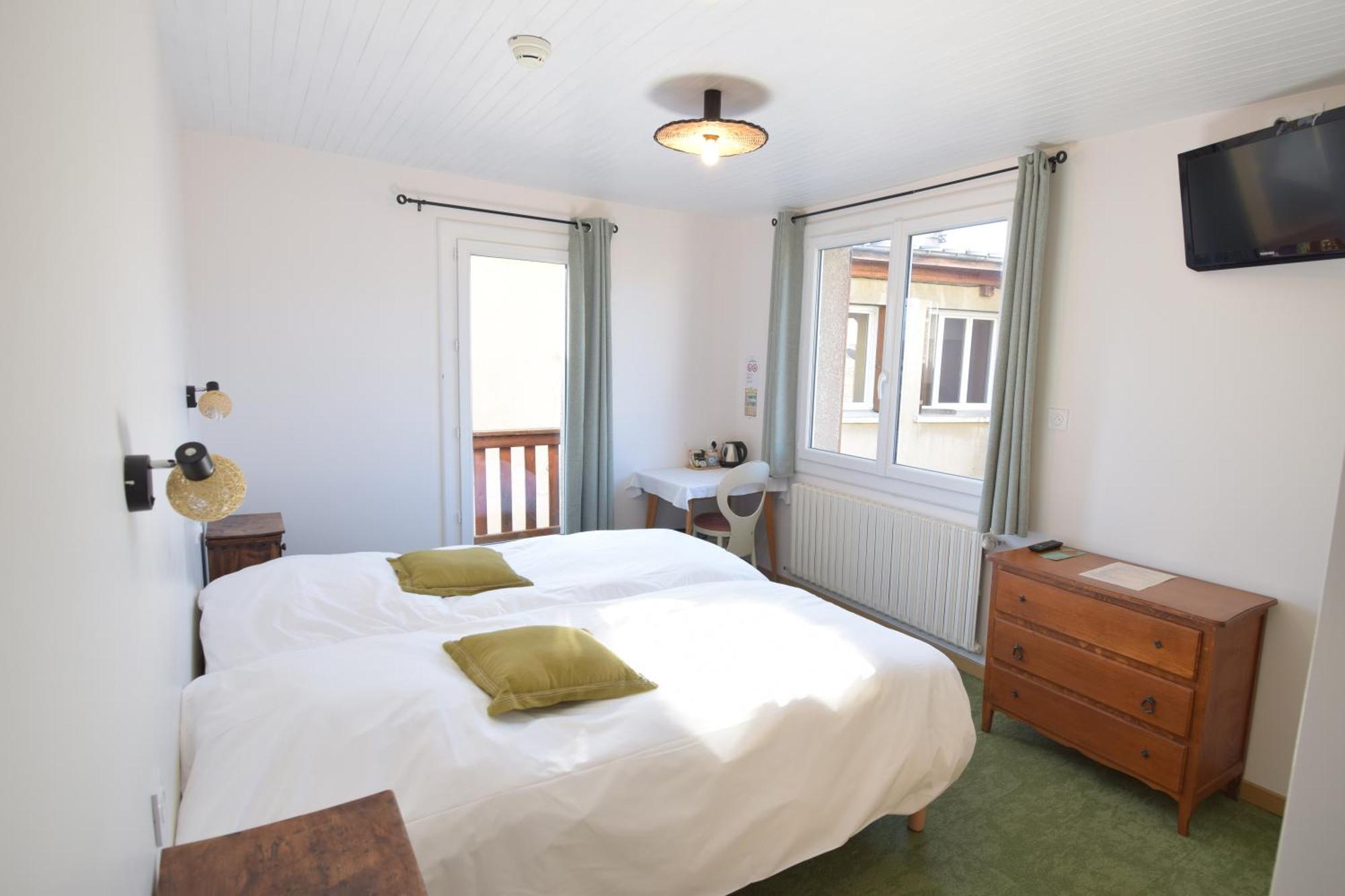 Hotel Les Chenets Saint-Julien-en-Champsaur Buitenkant foto