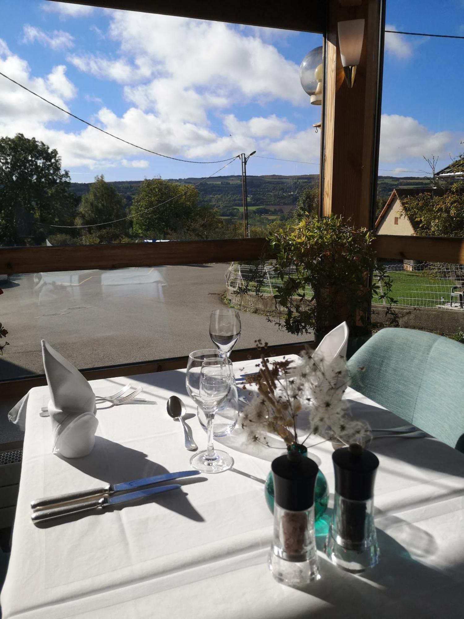 Hotel Les Chenets Saint-Julien-en-Champsaur Buitenkant foto