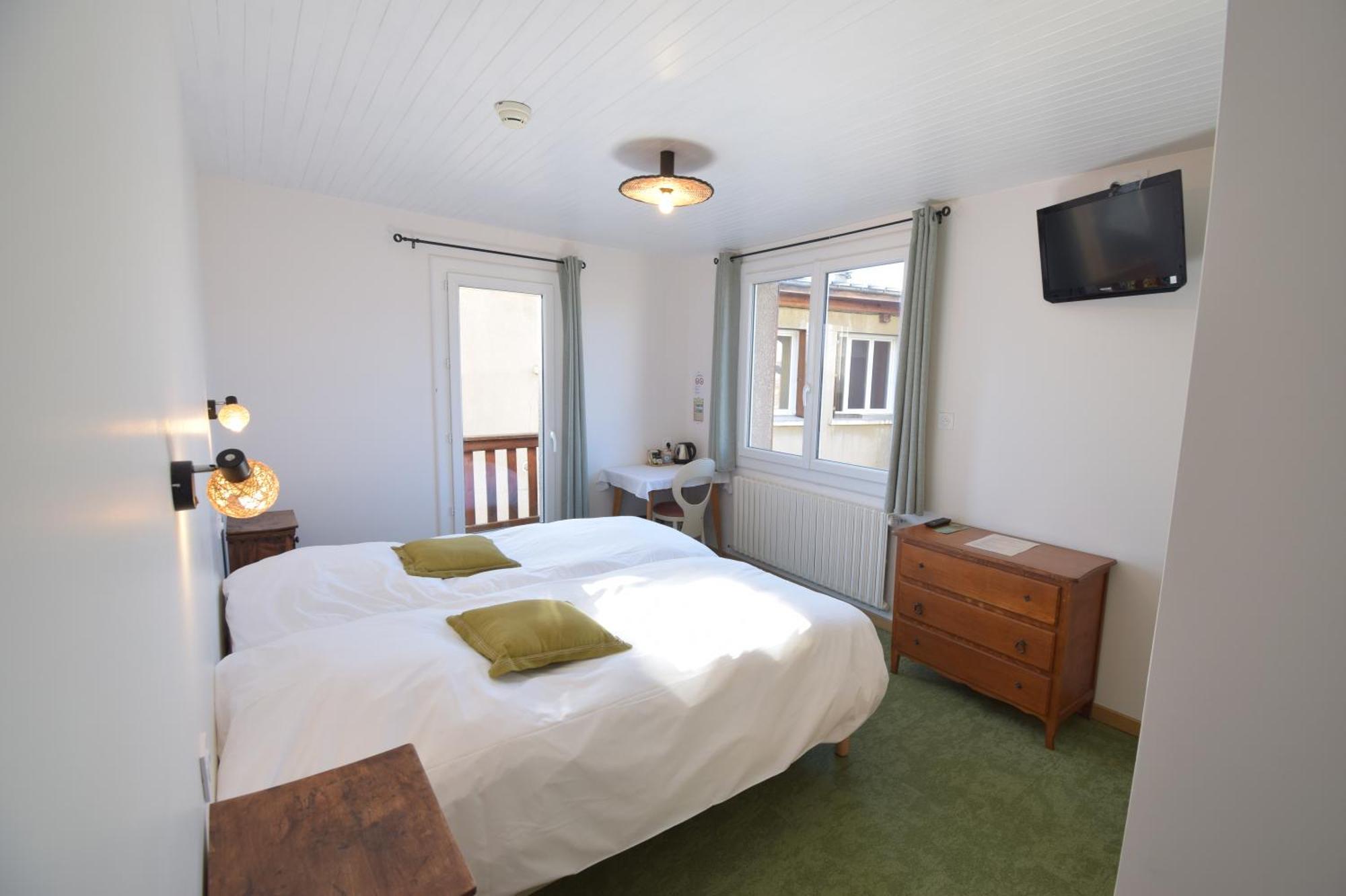 Hotel Les Chenets Saint-Julien-en-Champsaur Buitenkant foto