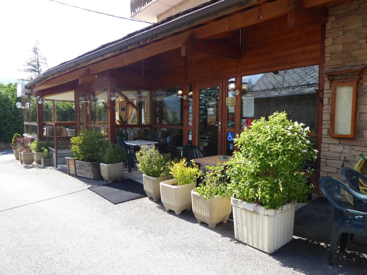Hotel Les Chenets Saint-Julien-en-Champsaur Buitenkant foto