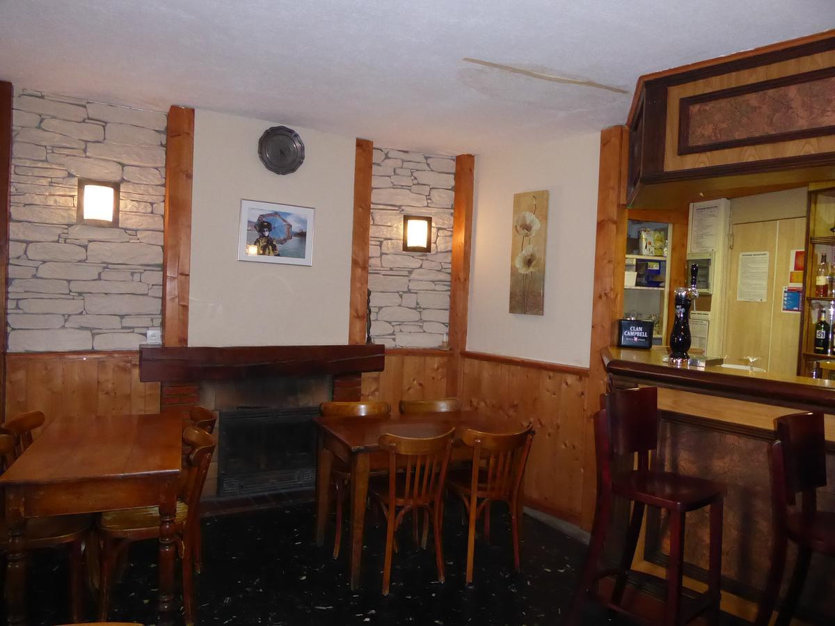 Hotel Les Chenets Saint-Julien-en-Champsaur Buitenkant foto