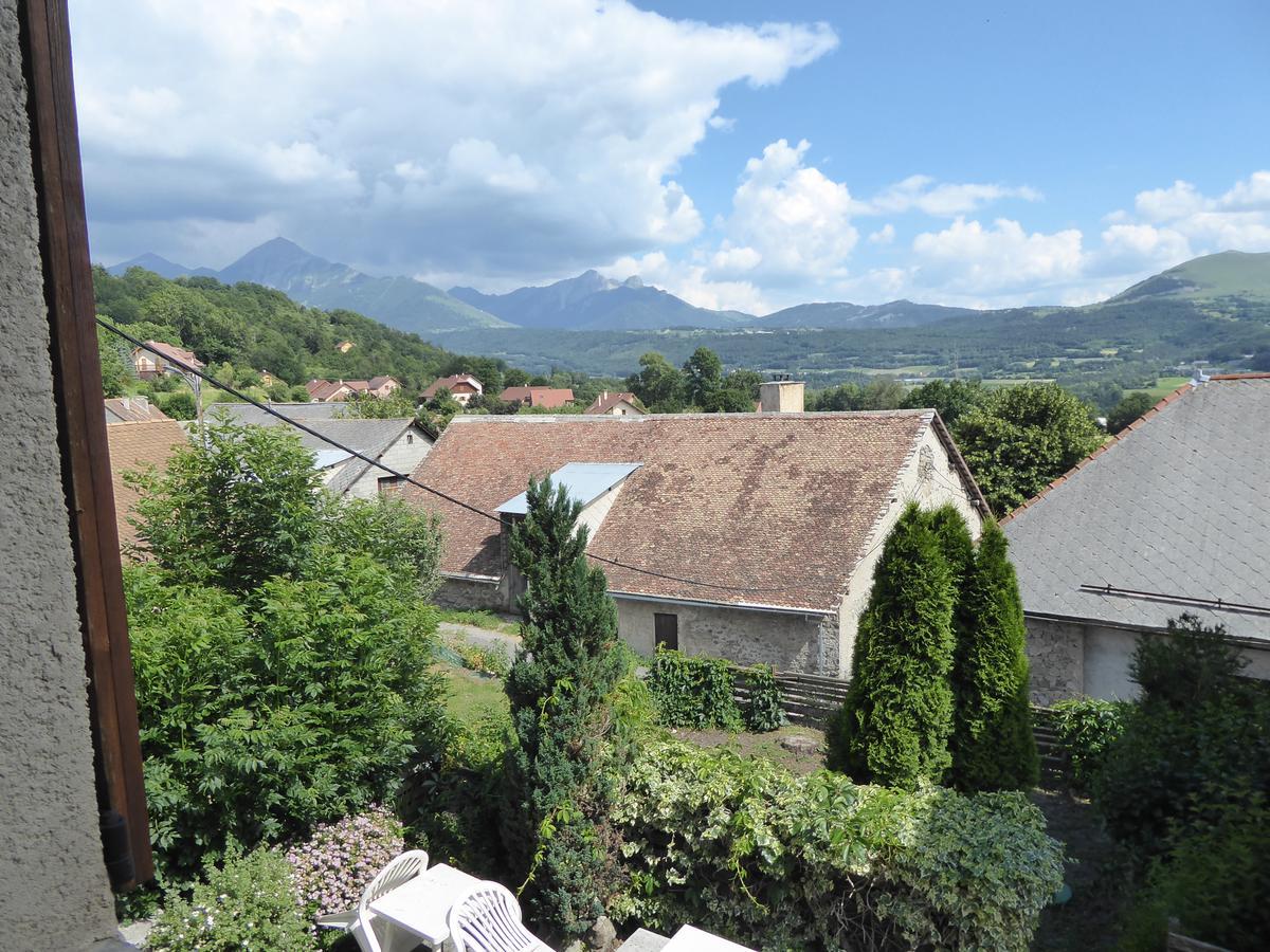 Hotel Les Chenets Saint-Julien-en-Champsaur Buitenkant foto